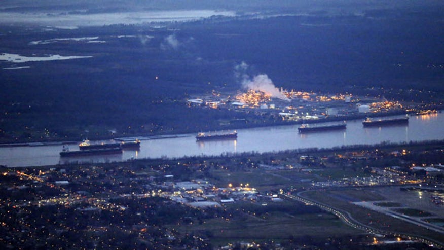 Mississippi River Oil_Cham640.jpg